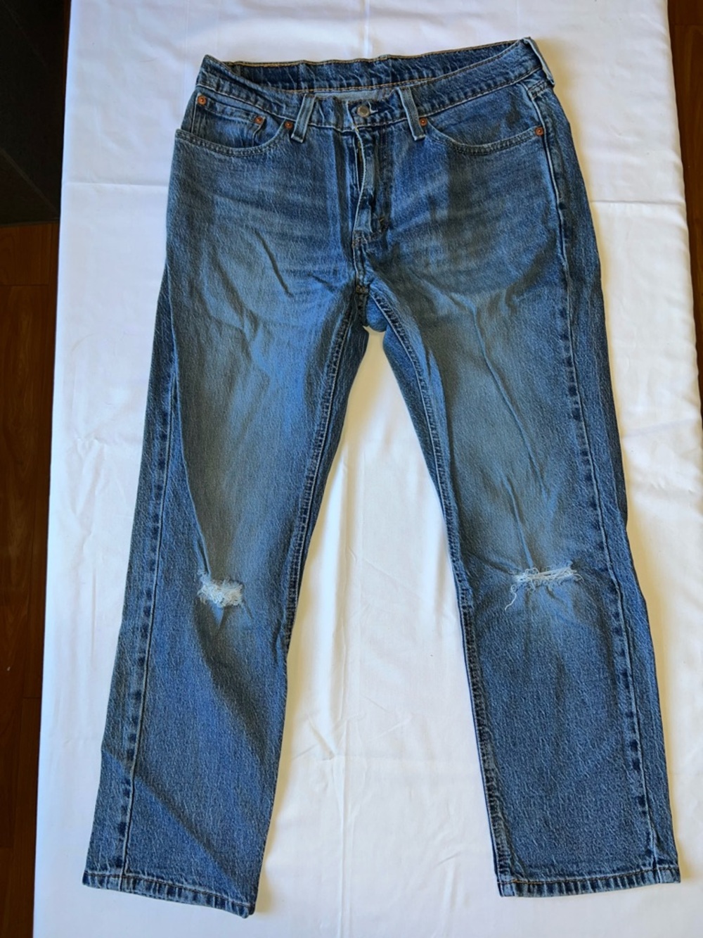 Levis 541 32x30 Distressed Athletic Jeans